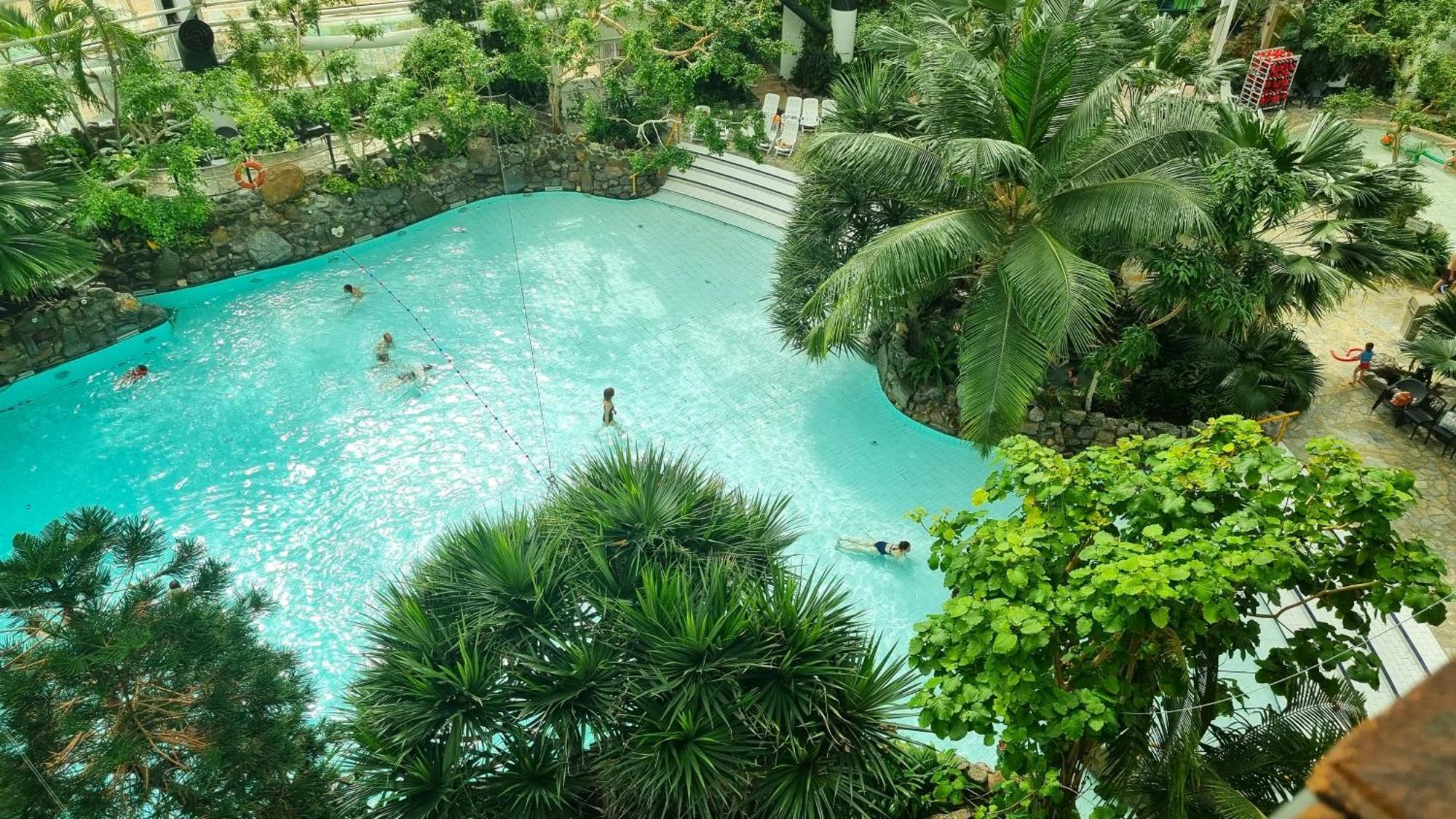 Center Parcs Les Hauts De Bruyeres Chaumont-sur-Tharonne Exterior foto