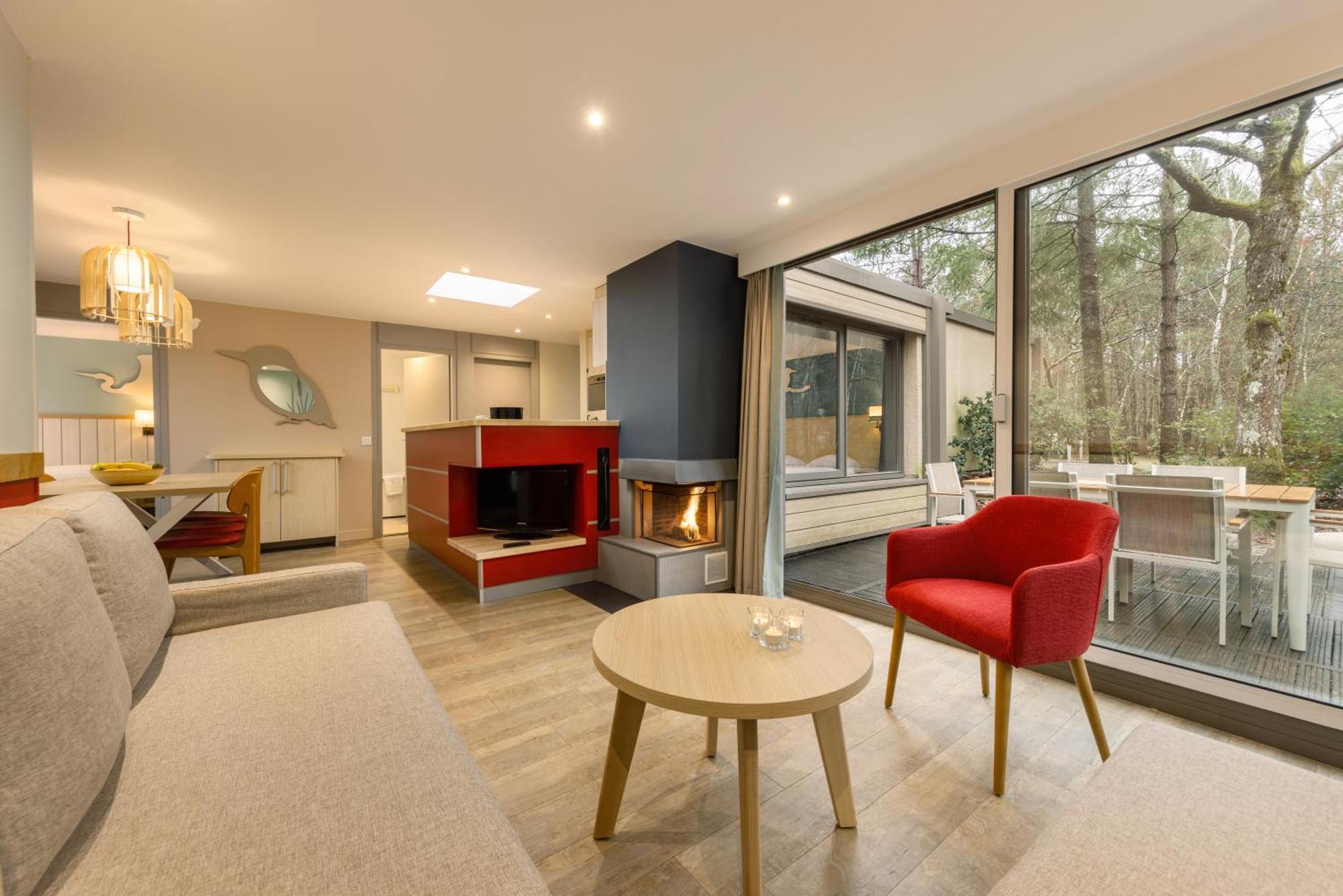 Center Parcs Les Hauts De Bruyeres Chaumont-sur-Tharonne Exterior foto